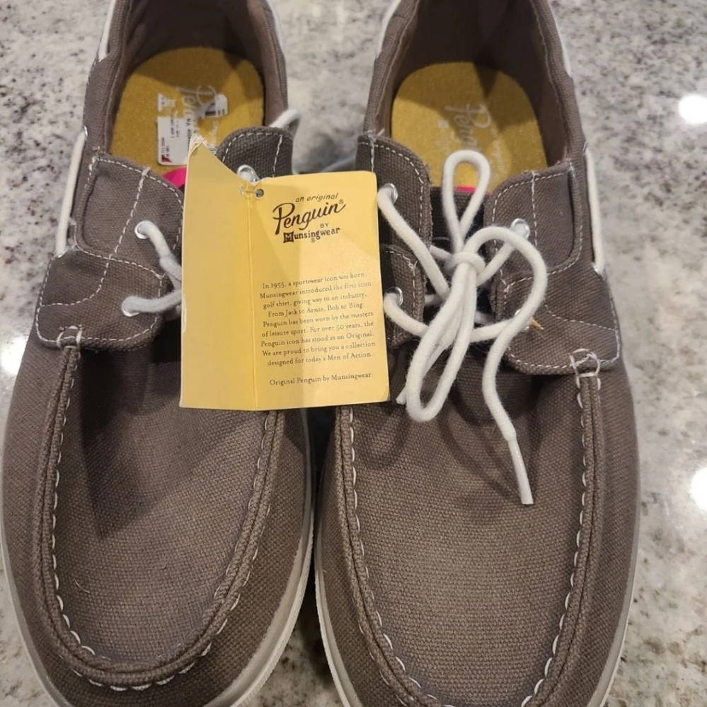 Mens Penquin Boat Shoes NWT